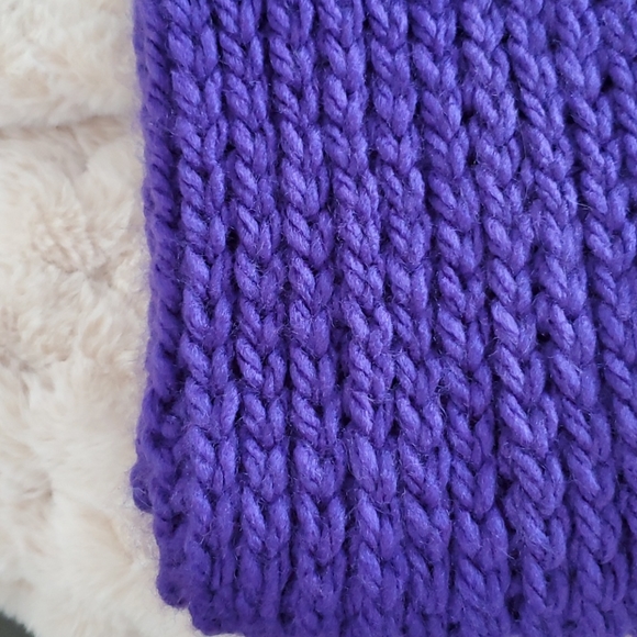 Handmade Infinity scarf - Picture 3 of 3